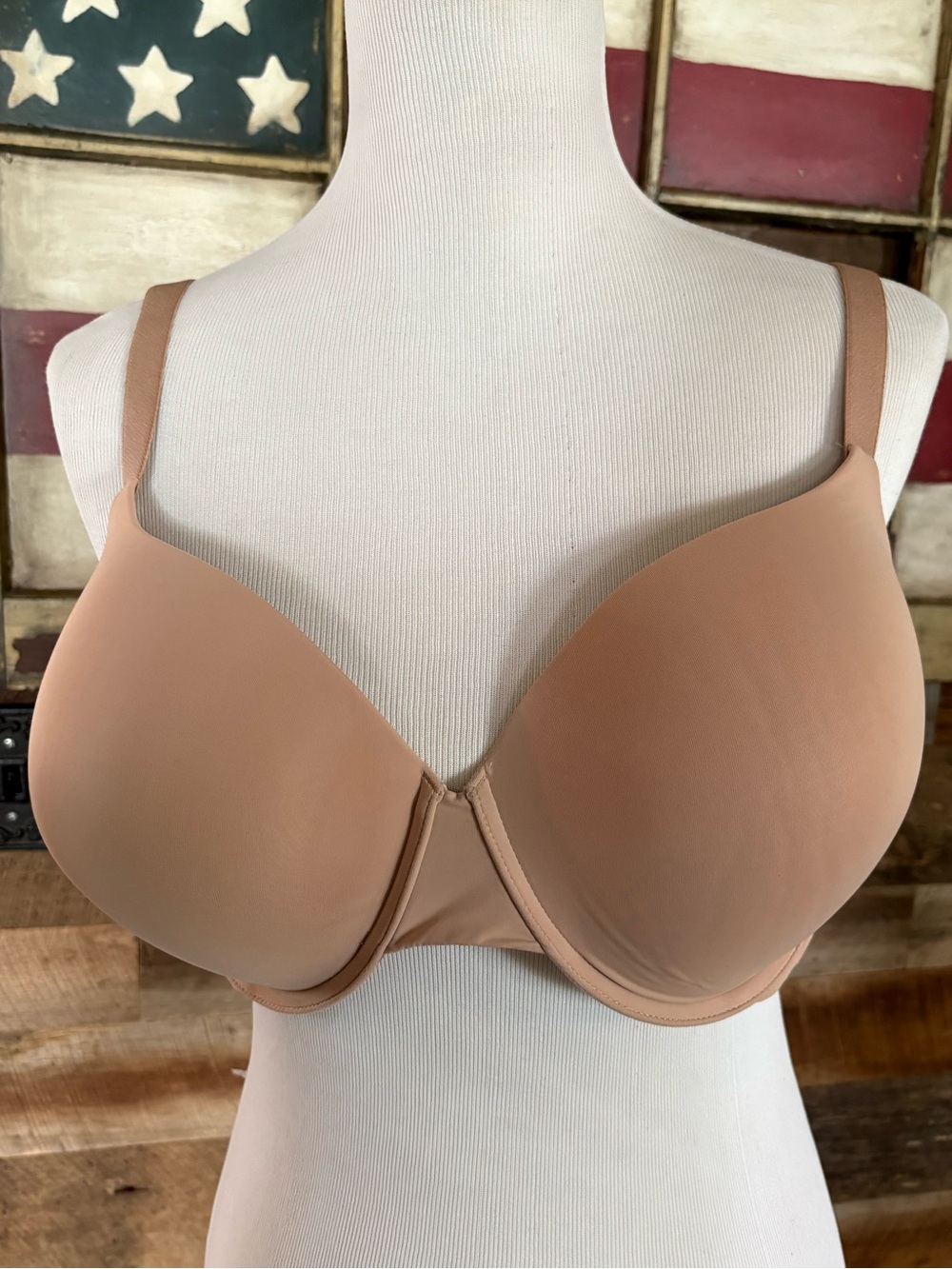 VS Smooth T-Shirt push-up full coverage Bra in Nude